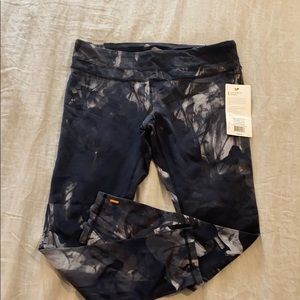 The North Fave - Lucy - Leggings Yoga Pants NWT